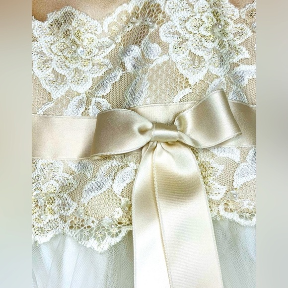 David’s Bridal Ivory and Champagne Flower Gurl Tulle Dress SZ 4 ! - Picture 4 of 9